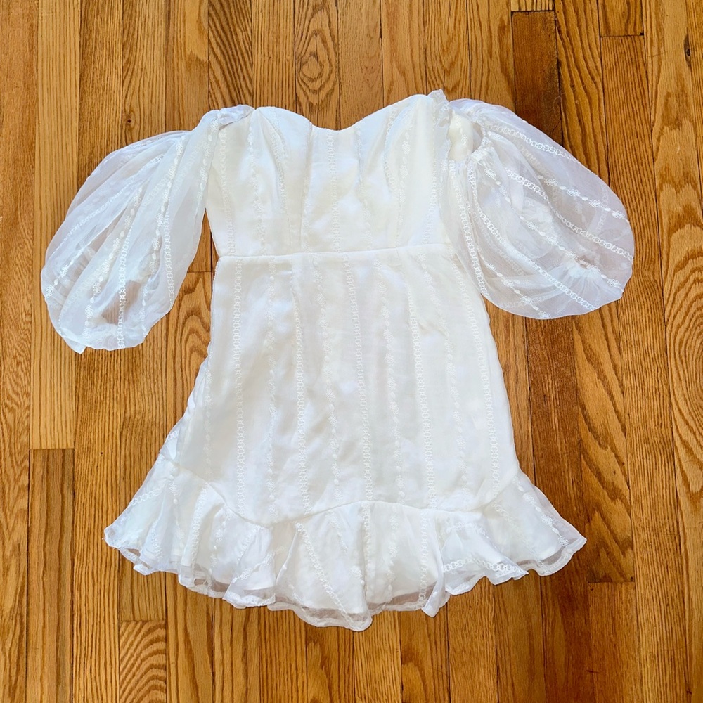 Selfie Leslie Off-the-Shoulders White Dress